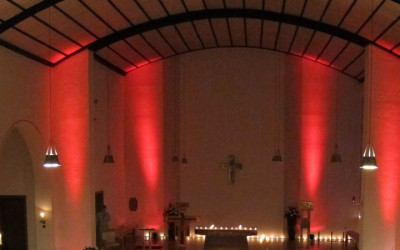 Taizé-Gottesdienst mit anschließender Begegnung bei Brot und Wein